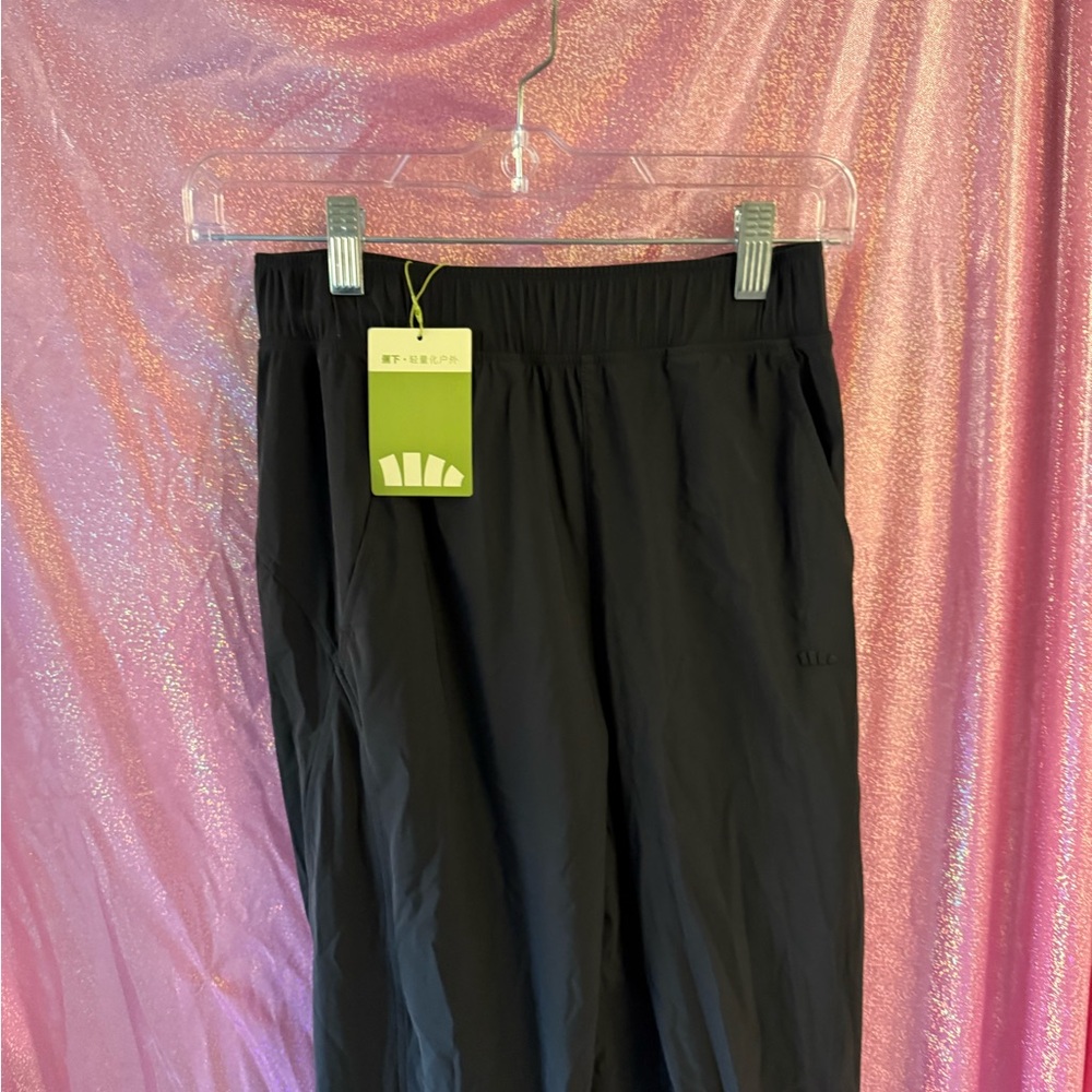 black sweat pants